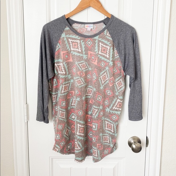 Lularoe Patterned 3/4 Sleeve Top Size Medium - Picture 1 of 2